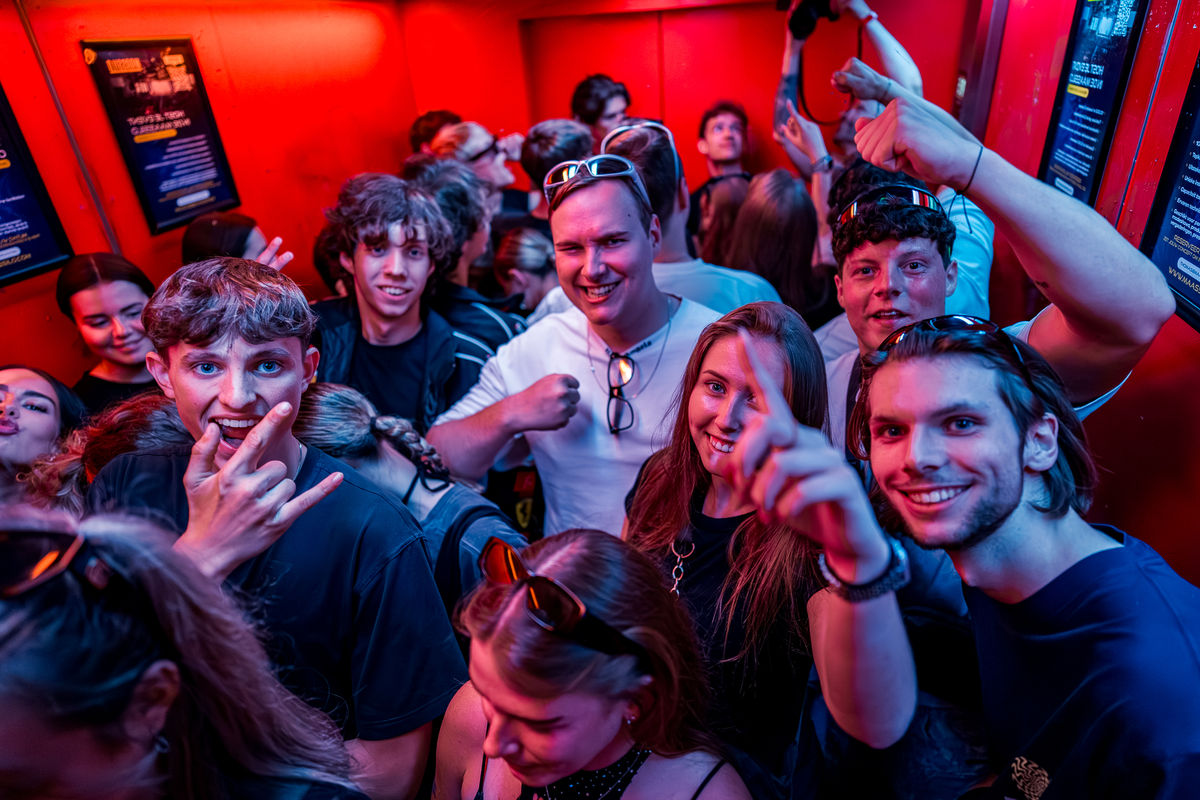 Loading... just a sec